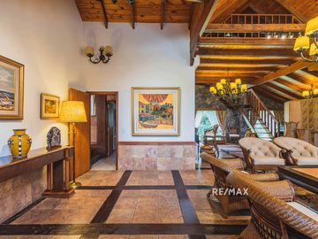 Venta Casa Golfers Pilar 5 dorm jardin pileta