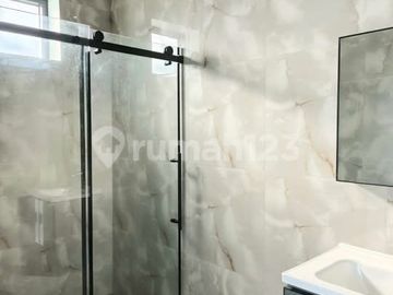 Rumah Hoek Mewah Modern Brand New Collinare Foresta BSD City