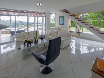 Casa en condominio venta vía Dapa. Cod V5733