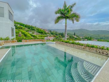 Casa en condominio venta vía Dapa. Cod V5733