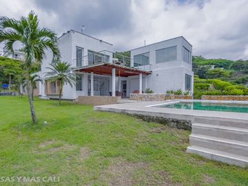Casa en condominio venta vía Dapa. Cod V5733
