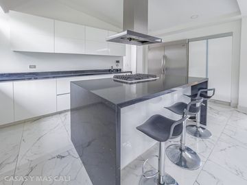 Casa en condominio venta vía Dapa. Cod V5733