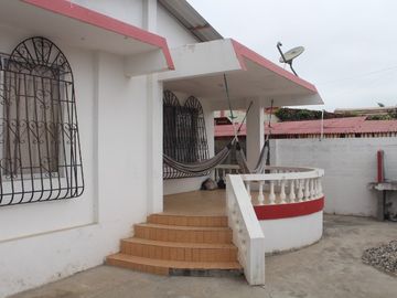 Se Vende Casa Cerca del Mar en Ballenita