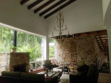 casa en venta en alfaguara. Cod V77348