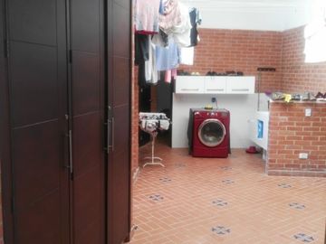 casa en venta en alfaguara. Cod V77348