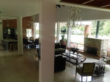 casa en venta en alfaguara. Cod V77348