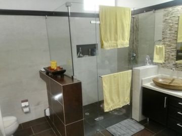 casa en venta en alfaguara. Cod V77348
