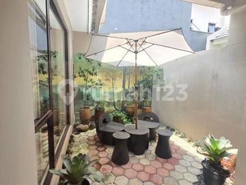 Rumah Dua Lantai Dekat.sekolah dan Aeon Mall BSD