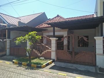 Rumah Rungkut Mapan Hadap Selatan Carport 2 Mobil