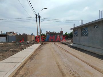 Este Terreno (Mz A, Lote 17) está ubicado en la mejor zona de la Hermosa Ciudad de la Provincia de Barranca ( Norte Chico). Se encuentra a 5 minutos d