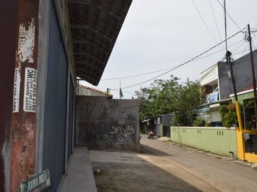 ruko di kontrakan 1 lantai lokasi lingkungan ramai