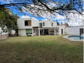 Hermosa Casa en el Centro de Tequisquiapan