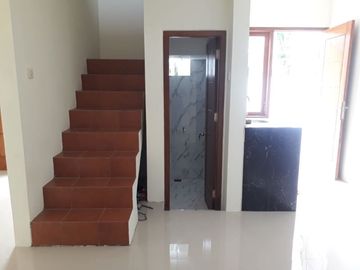 RUMAH TERBARU 2 LANTAI MEWAH DI DEKAT JEC DAN GEMBIRA LOKA ZOO