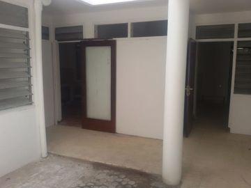 Disewakan Rumah Hunian Asri Tenang Di Jl. Tenggilis Timur Dalam, SBY