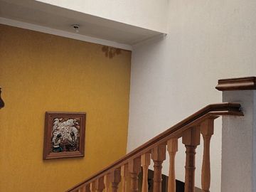 CASA BONITA SUPER AMPLIA FRENTEA