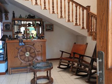 CASA BONITA SUPER AMPLIA FRENTEA