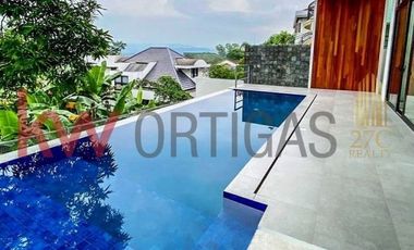 House and Lot in Ayala Heights