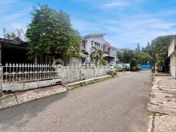 Rumah Lama Hitung Tanah Jalan Lebar Cocok untuk Kosan