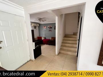 Casa de venta en Villa del Rey – código:20444