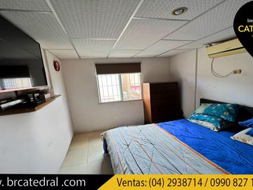 Casa de venta en Villa del Rey – código:20444