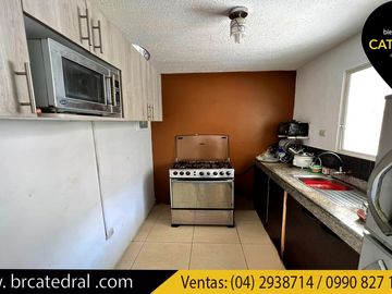 Casa de venta en Villa del Rey – código:20444