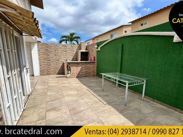 Casa de venta en Villa del Rey – código:20444