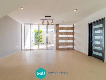 Se vende casa amplia en Centro Sur, Claustros de las Misiones