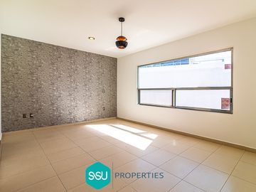 Se vende casa amplia en Centro Sur, Claustros de las Misiones