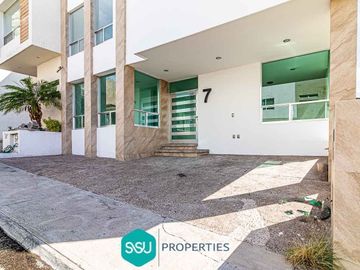 Se vende casa amplia en Centro Sur, Claustros de las Misiones