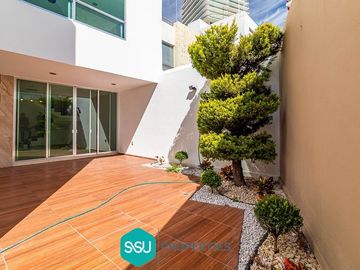 Se vende casa amplia en Centro Sur, Claustros de las Misiones