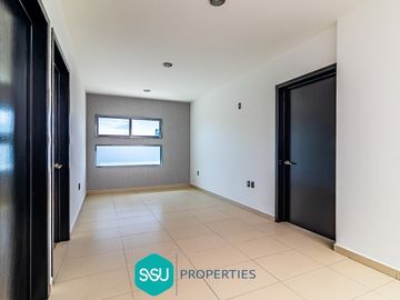 Se vende casa amplia en Centro Sur, Claustros de las Misiones