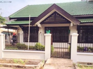 RUMAH Klampis Harapan Hook nol jalan raya, Strategis