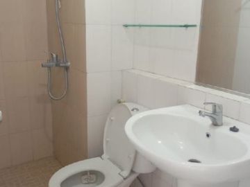 Apartemen Furnish di Cosmopolis Apartmen Strategis