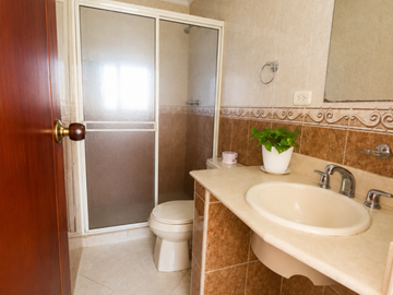 apartamento en arriendo en el laguito. Cod A18107