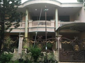 Rumah di Rungkut Barata, Strategis Bagus, hadap utara