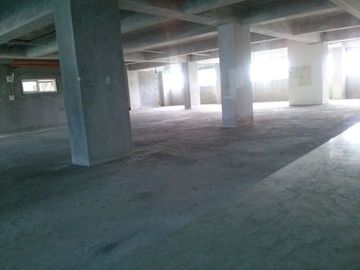 1,095.88 sqm Bare shell Commercial Office space for lease in Pasay City.