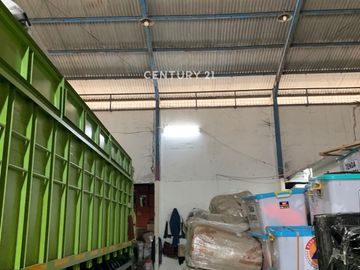 Gudang Strategis Di Kebayoran Lama Jakarta Selatan LT 890m