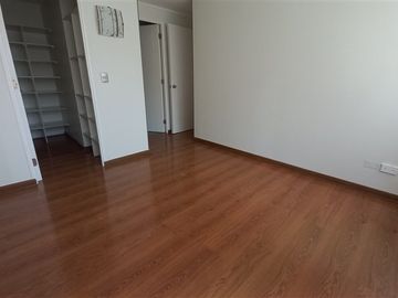Arriendo 2D 2B estacionamiento y bodegaorm. en Santiago