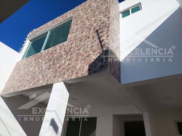 VENTA DE CASA NUEVA EN LA COL. DEFENSORES DE PUEBLA
