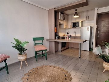 Departamento Venta de 2 dorm. Metro Las Rejas
