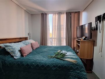 Departamento Venta de 2 dorm. Metro Las Rejas