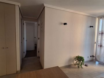 Departamento Venta de 2 dorm. Metro Las Rejas