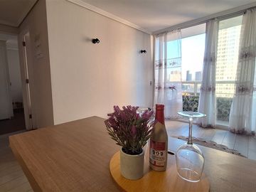 Departamento Venta de 2 dorm. Metro Las Rejas
