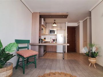 Departamento Venta de 2 dorm. Metro Las Rejas