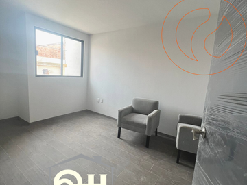 VENTA DE CASA CON LINDISIMOS ACABADOS EN COLONIA LAS PIEDRAS