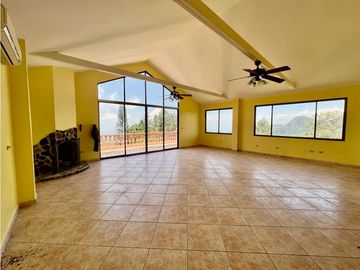 VENTA CASA EN ALTOS DEL MARIA GRANDE FRESCO ALTURA DE 945NIVEL 1825M2