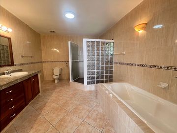 VENTA CASA EN ALTOS DEL MARIA GRANDE FRESCO ALTURA DE 945NIVEL 1825M2