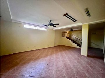 VENTA CASA EN ALTOS DEL MARIA GRANDE FRESCO ALTURA DE 945NIVEL 1825M2