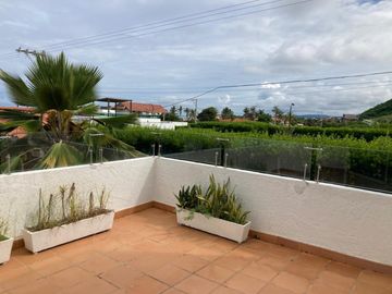 casa en venta en salinas de rey. Cod V104860