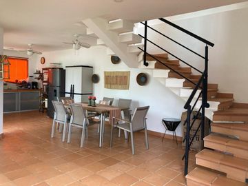 casa en venta en salinas de rey. Cod V104860